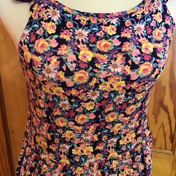 Bright Floral Feminine Ruffled Sun Dress - Picture 5 of 12